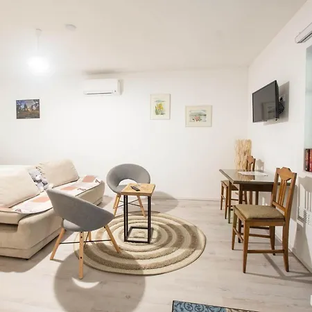 Apartamento Uprostřed Zeleně *